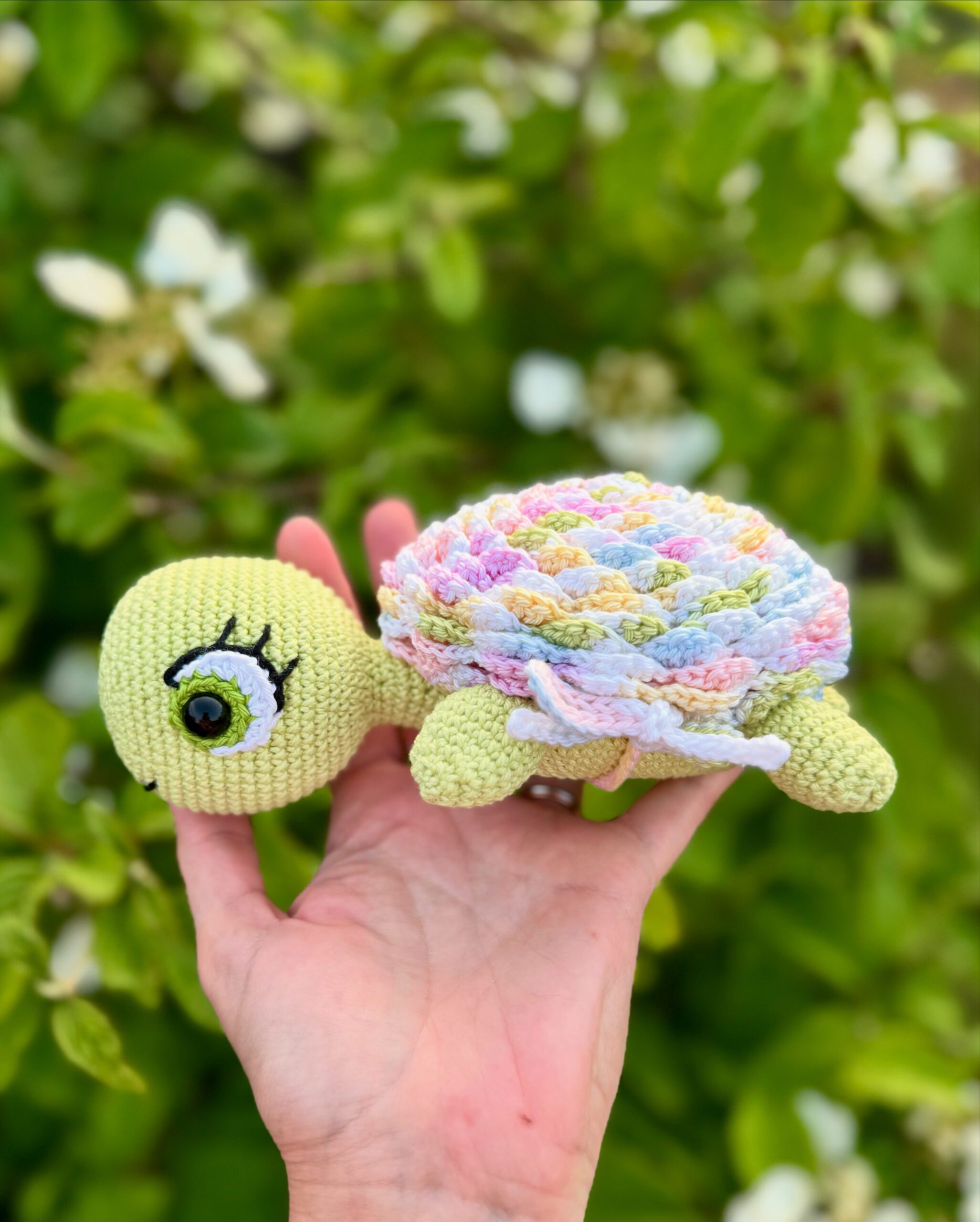 Valerie Fil Un Crochet Kit Naïa tortue fleurie kit crochet tortue