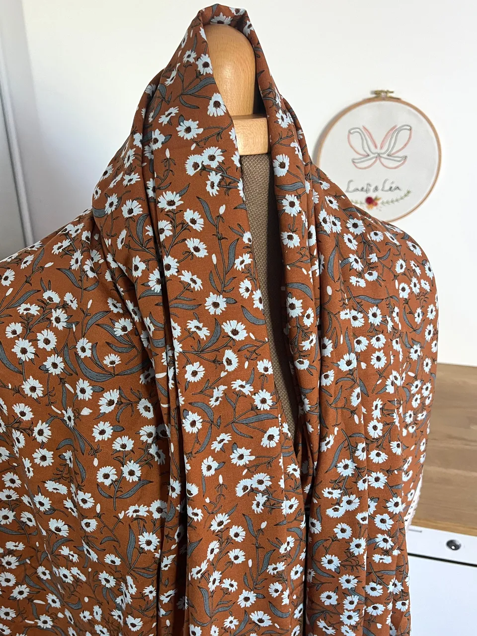 Laeti & Léa Camomile S tissu viscose Brun Cajou coupon 2m20