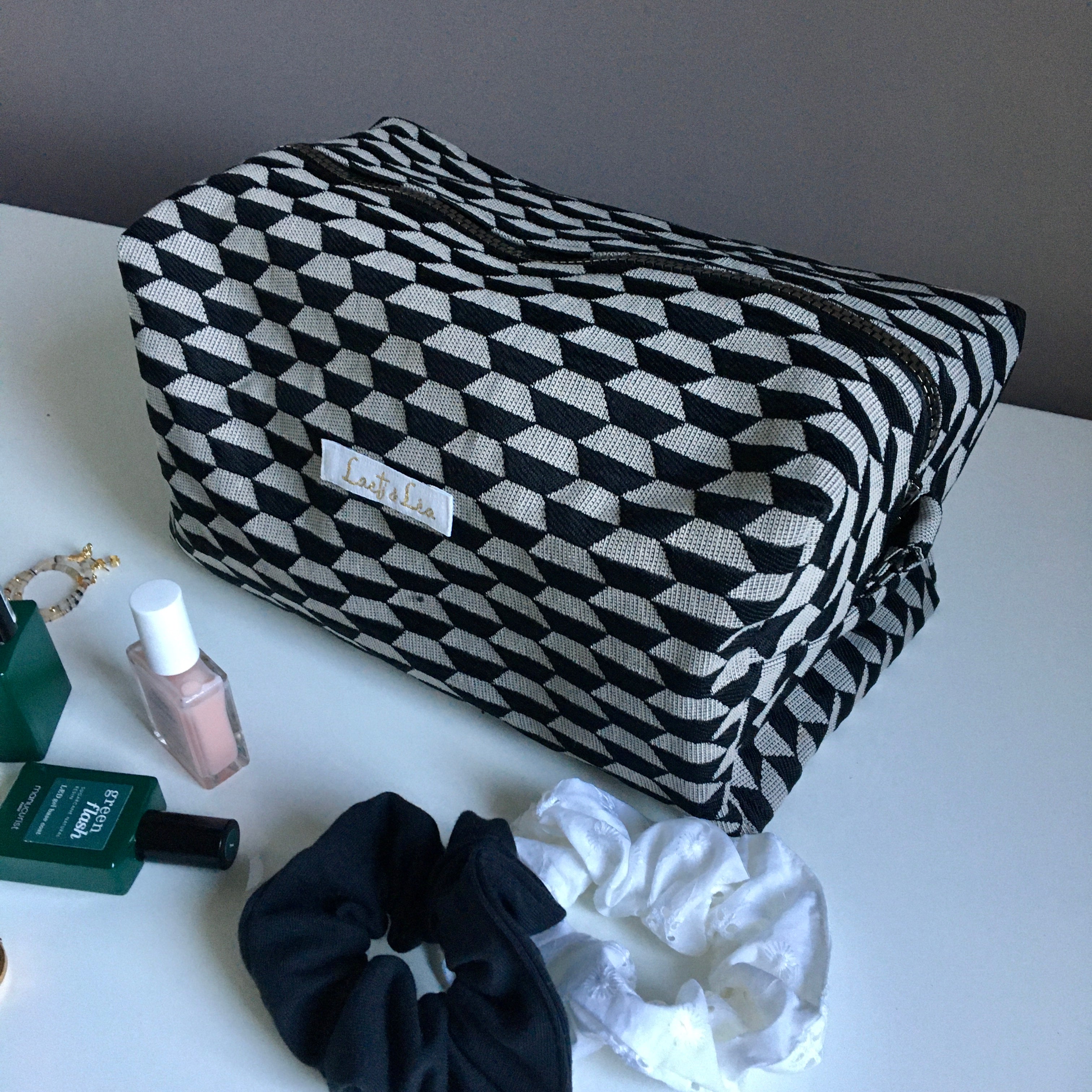 Laeti & Léa trousse de toilette cube Graphique Noir MEDIUM coton