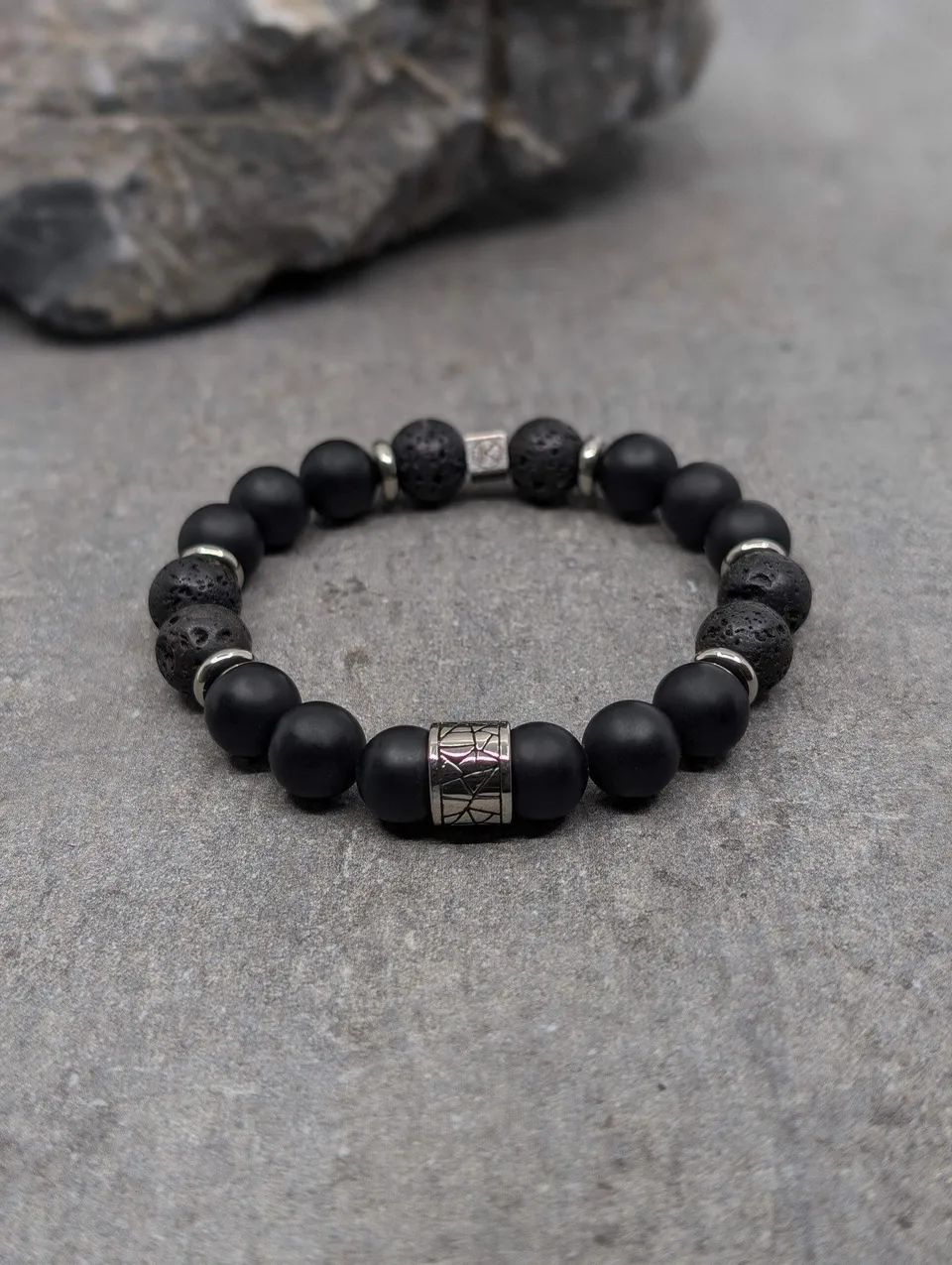 IKOBA Bracelet Agate Noire Dépolie Pierre de Lave 10 mm
