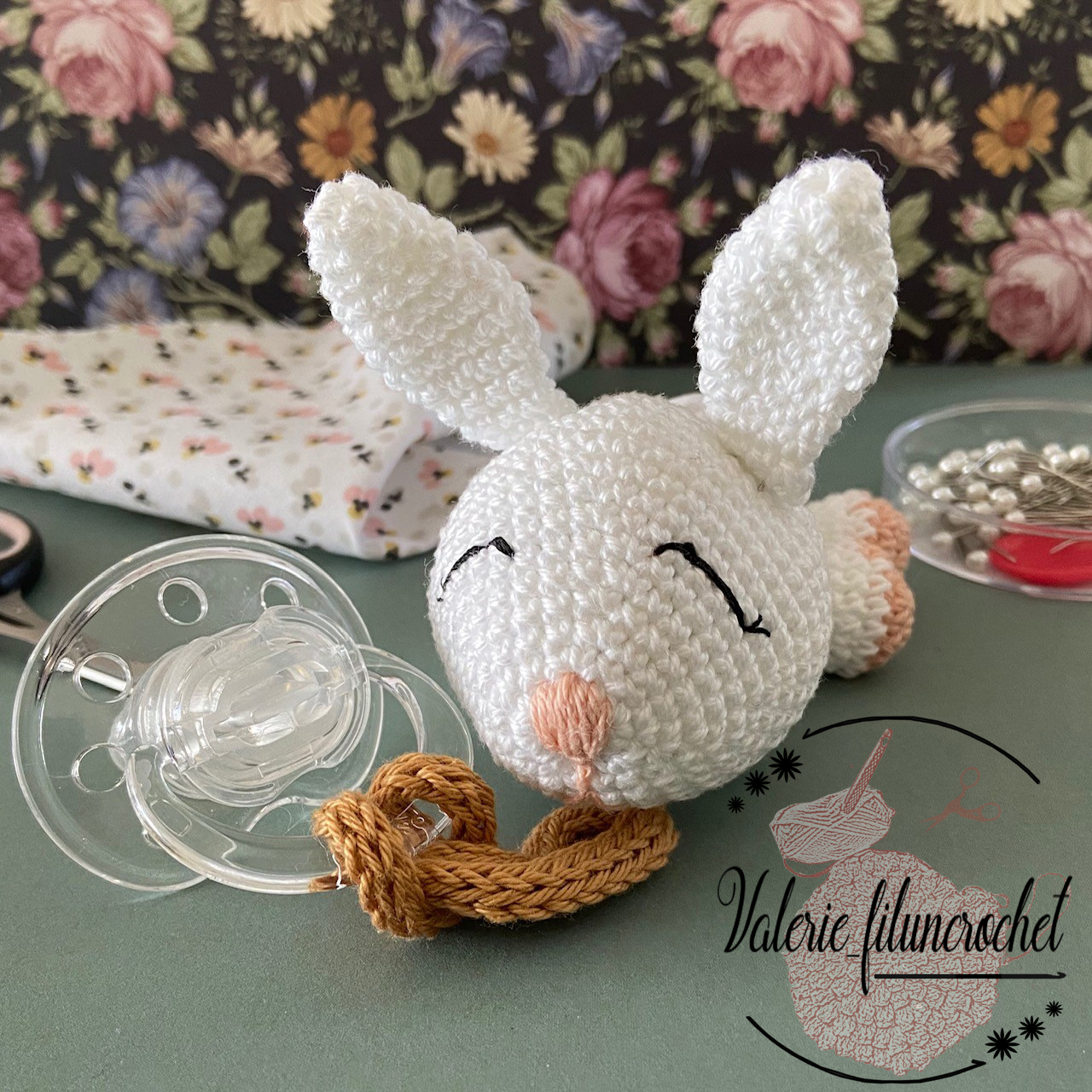 Joséphine la lapine patron crochet amigurumi PDF lapin