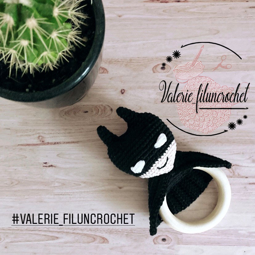 Valerie Les Tutoriels Batman anneau de dentition tuto crochet