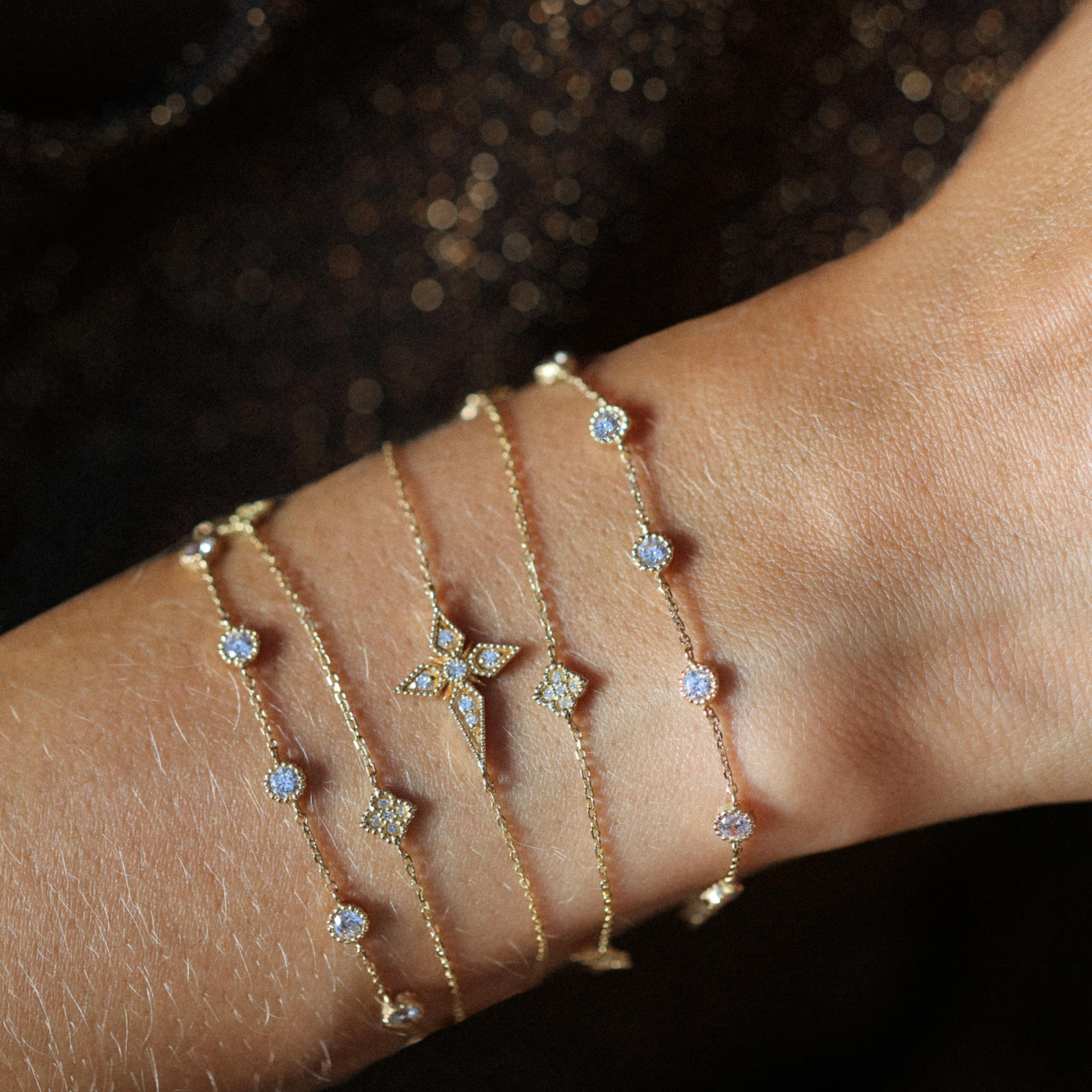 Angèle Brousse Saintes Single Croix bracelet or diamants