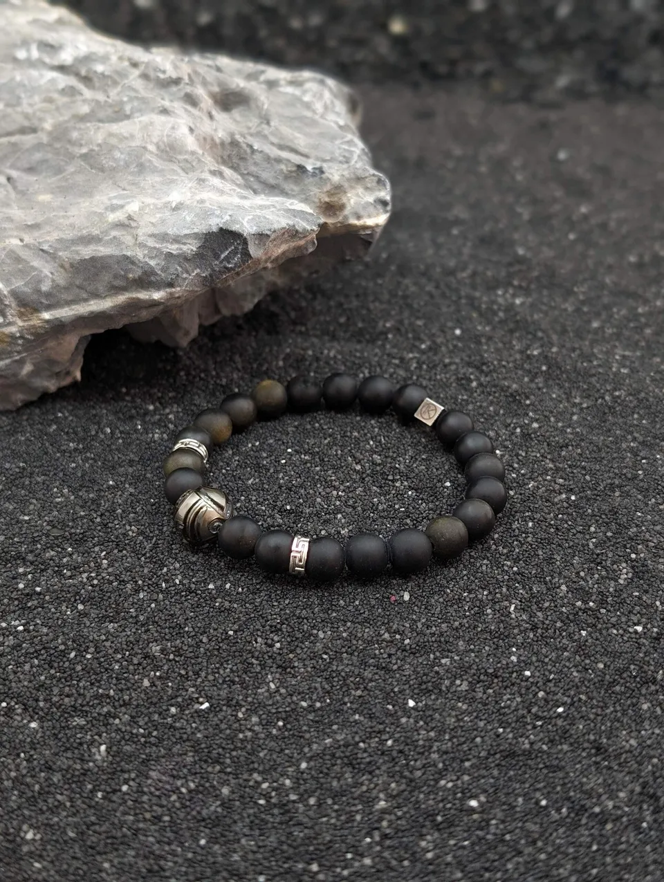 IKOBA Bracelet Obsidienne Dorée Perle de Tahiti Gravée 8 mm