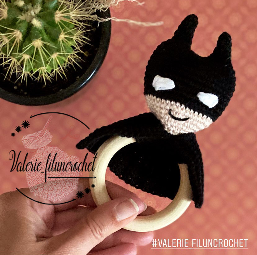 Valerie Les Tutoriels Batman anneau de dentition tuto crochet