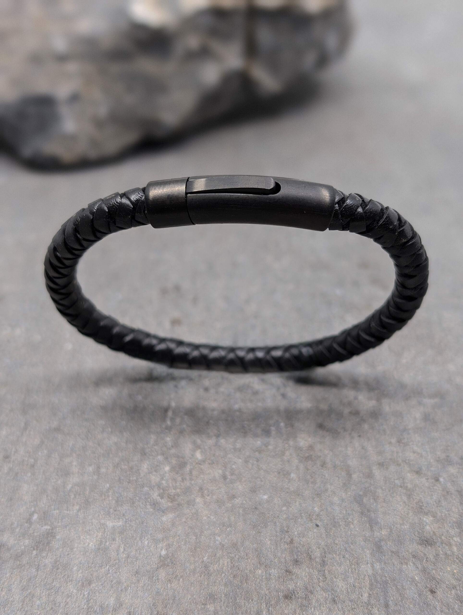 IKOBA Bracelets bracelet cuir rond noir fermoir mat
