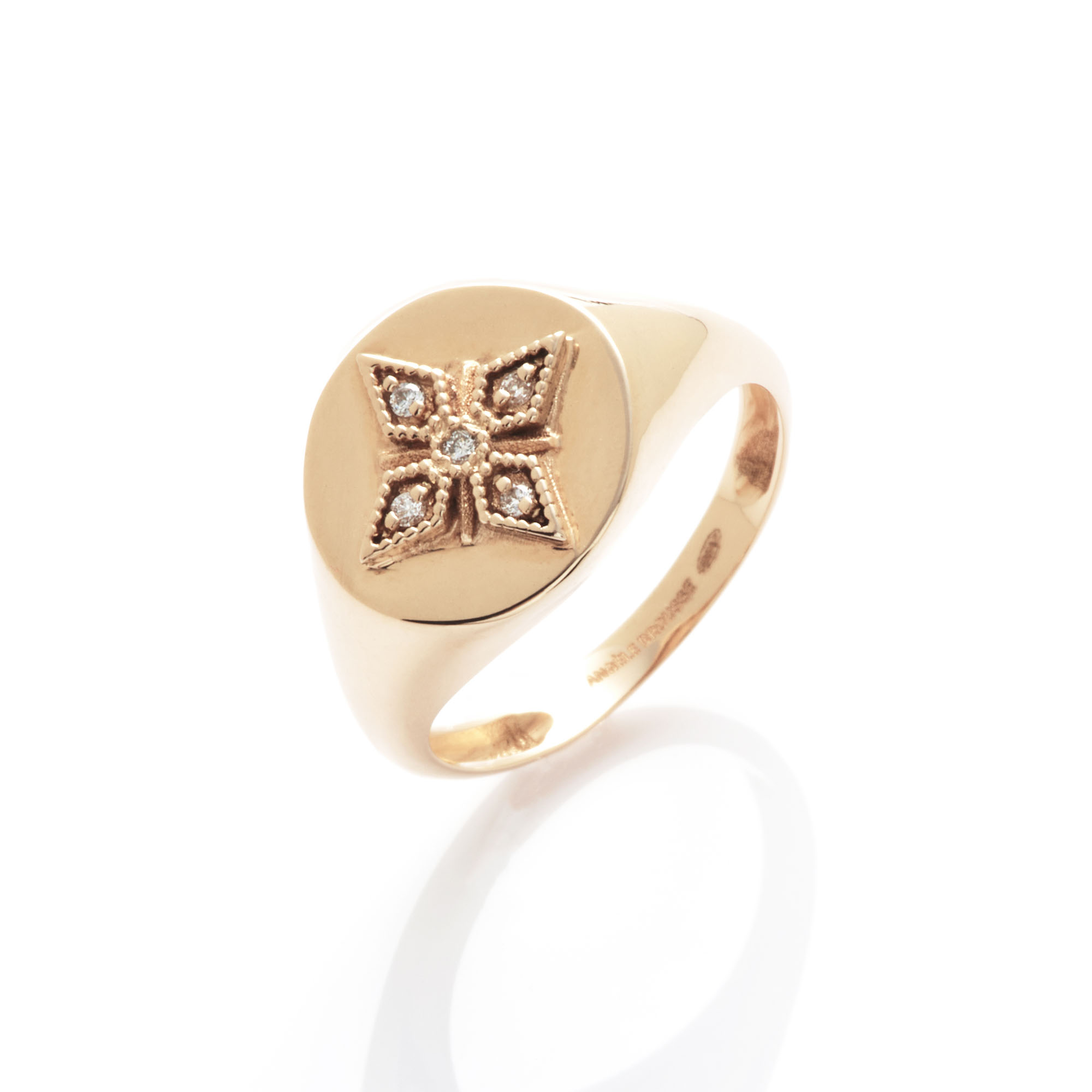 Angèle Brousse Saintes chevalière croix or jaune 14 carats