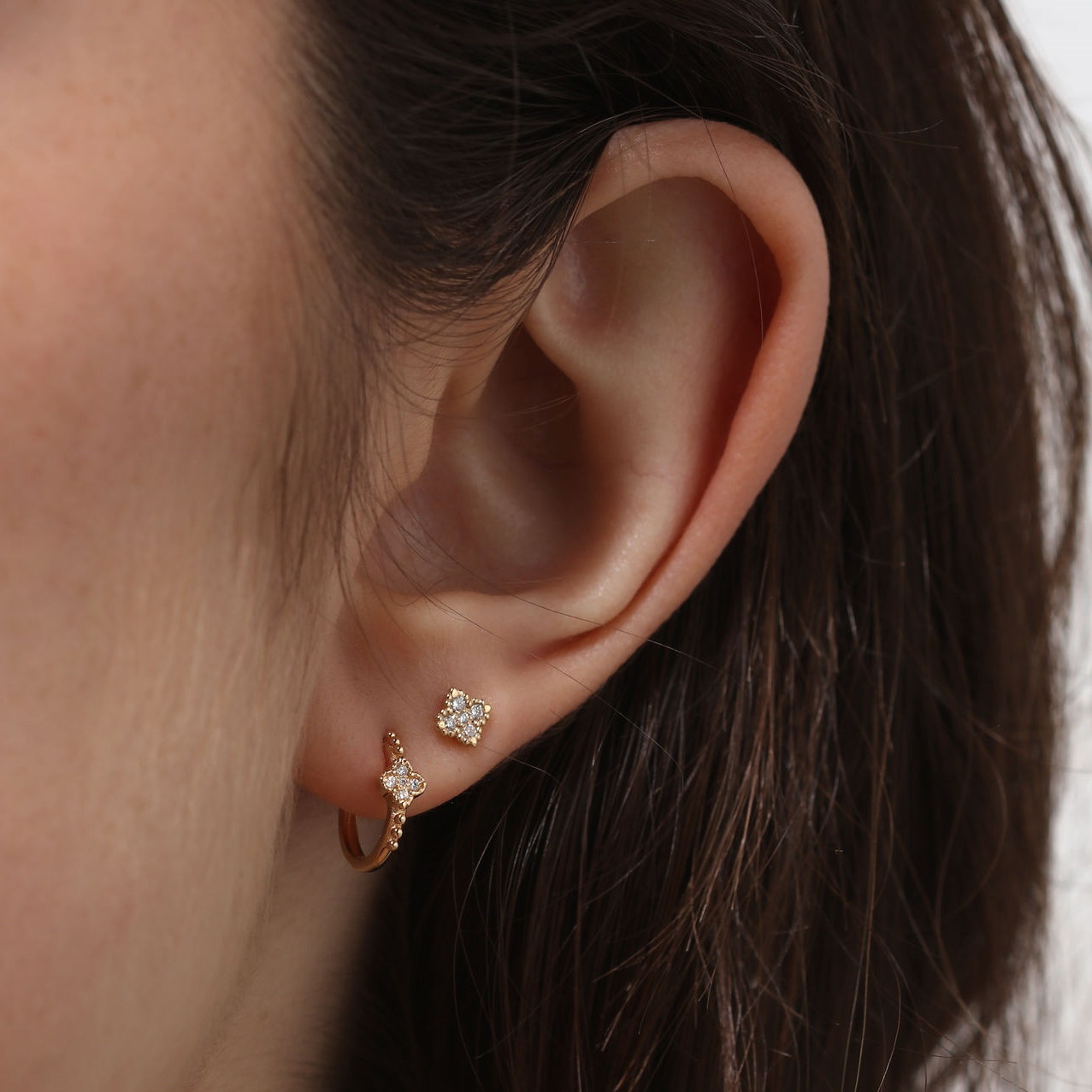 ANGÈLE BROUSSE Nina One puce d'oreille or jaune 18 carats diamant