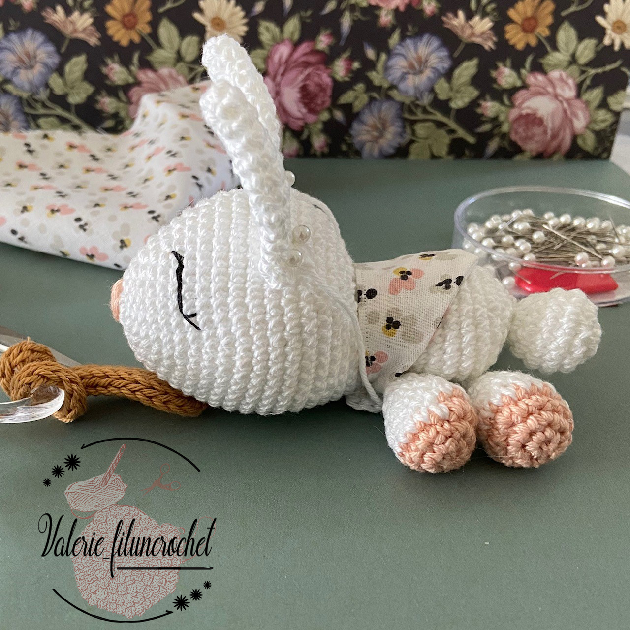 Joséphine la lapine patron crochet amigurumi PDF lapin