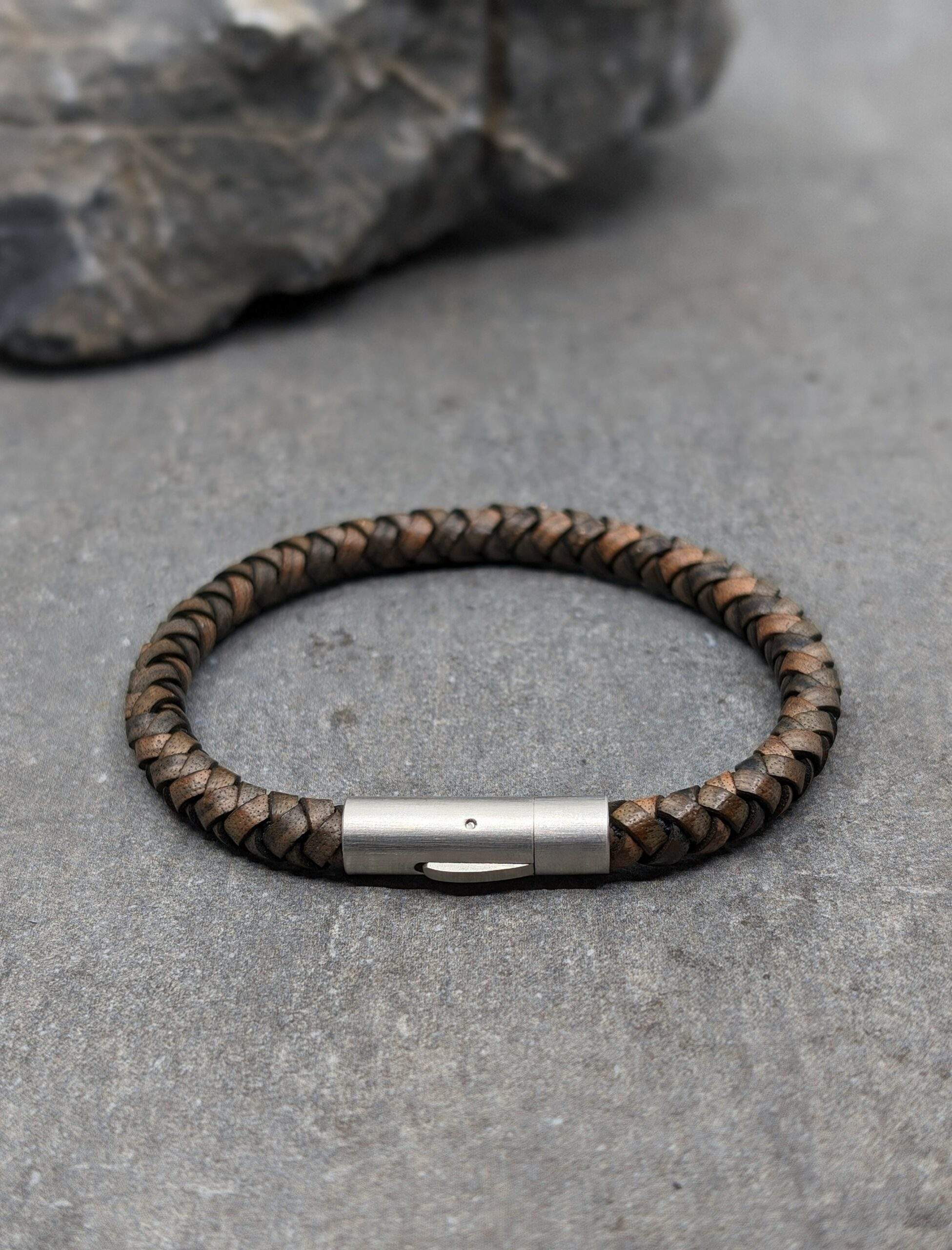 IKOBA Bracelet Cuir Rond Marron Fermoir Brossé Mat