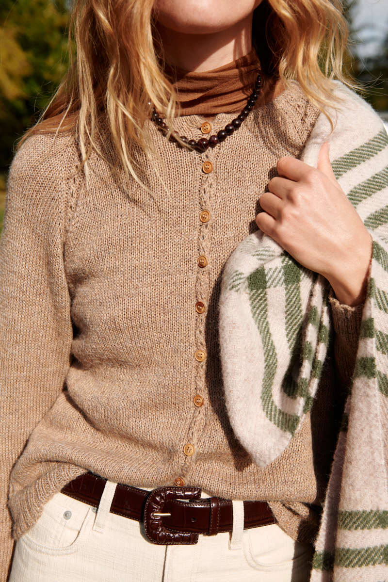 Isager Yarn Kits Helga’s Cardigan kit gilet