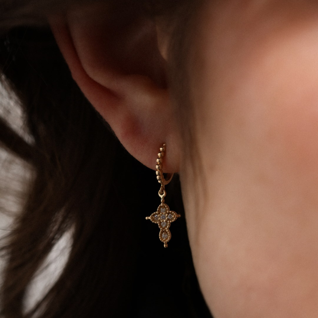 Angèle Brousse Nina créole croix or 18 carats diamants