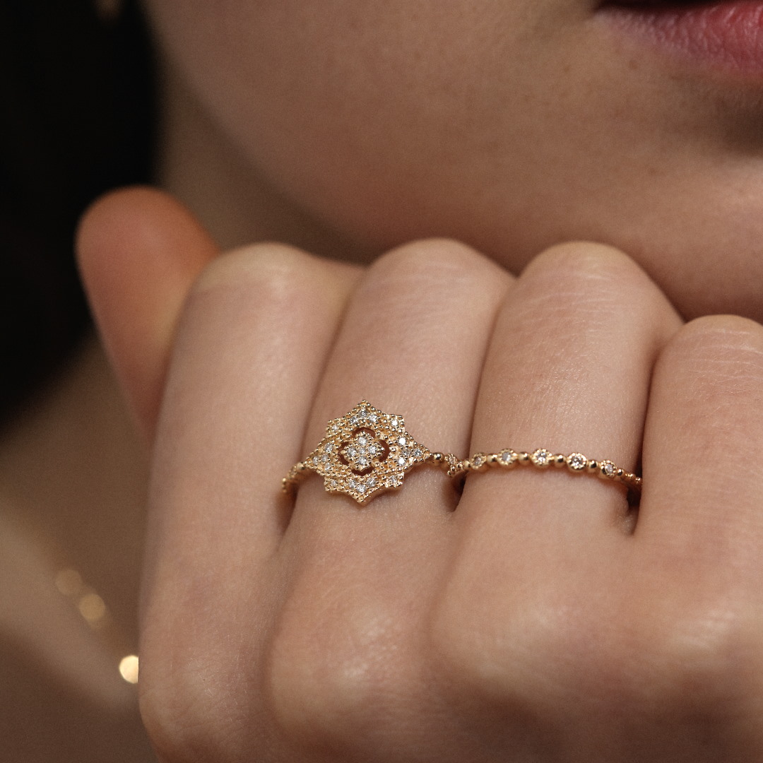 Angèle Brousse Nina Flower bague or 18 carats 20 diamants