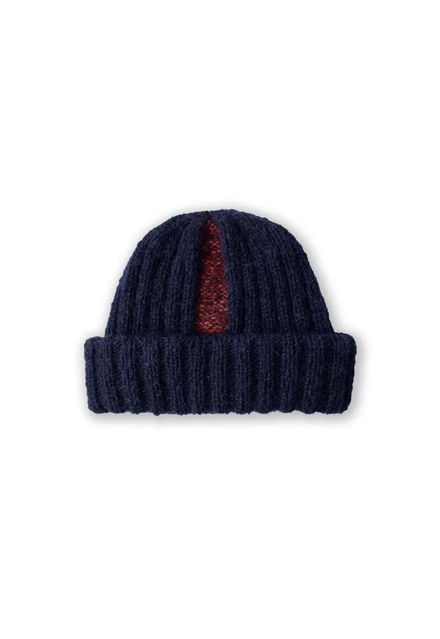 Isager Yarn Kits Peter's Himalayan Hat kit bonnet laine