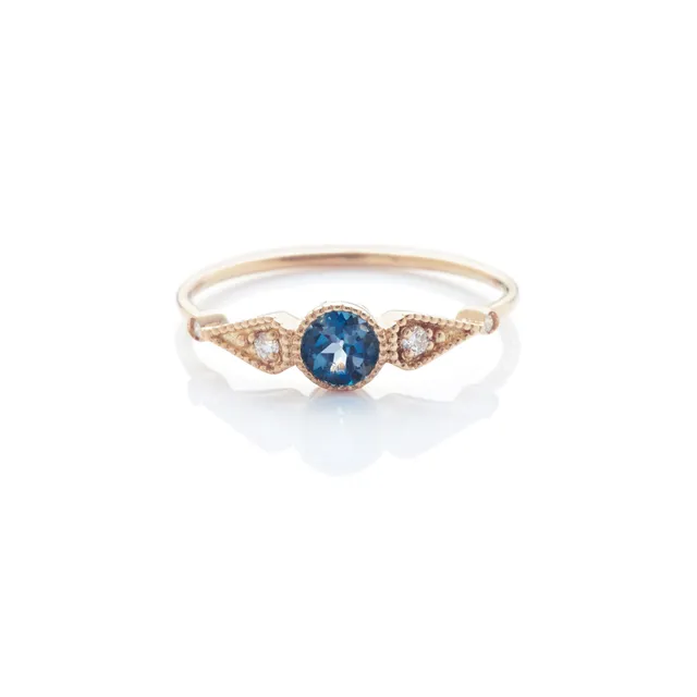 Angèle Brousse Stella Round topaze bleue bague or jaune 18 ct 4mm