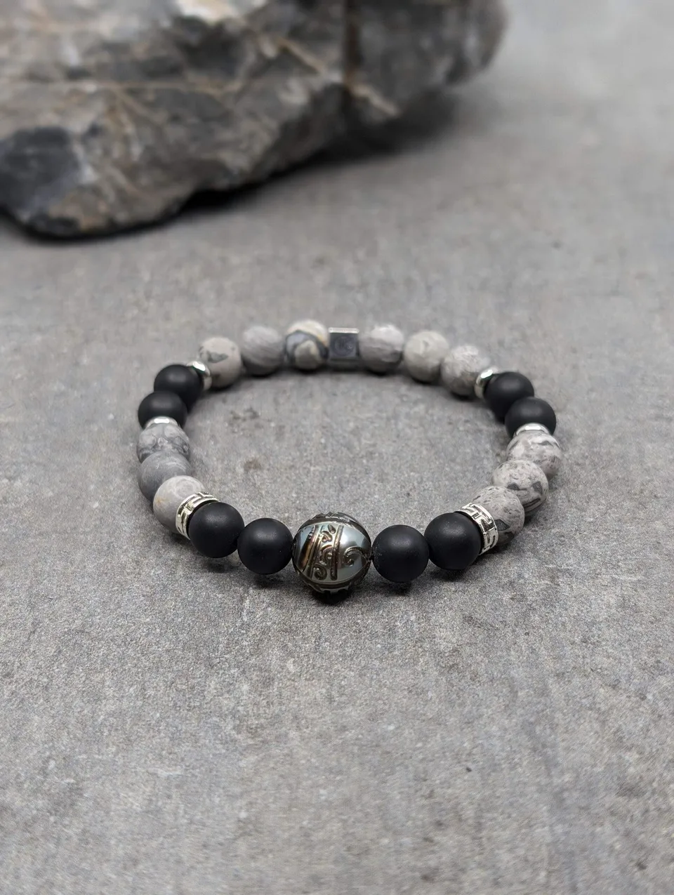IKOBA Jaspe Paysage bracelet agate perle Tahiti gravée