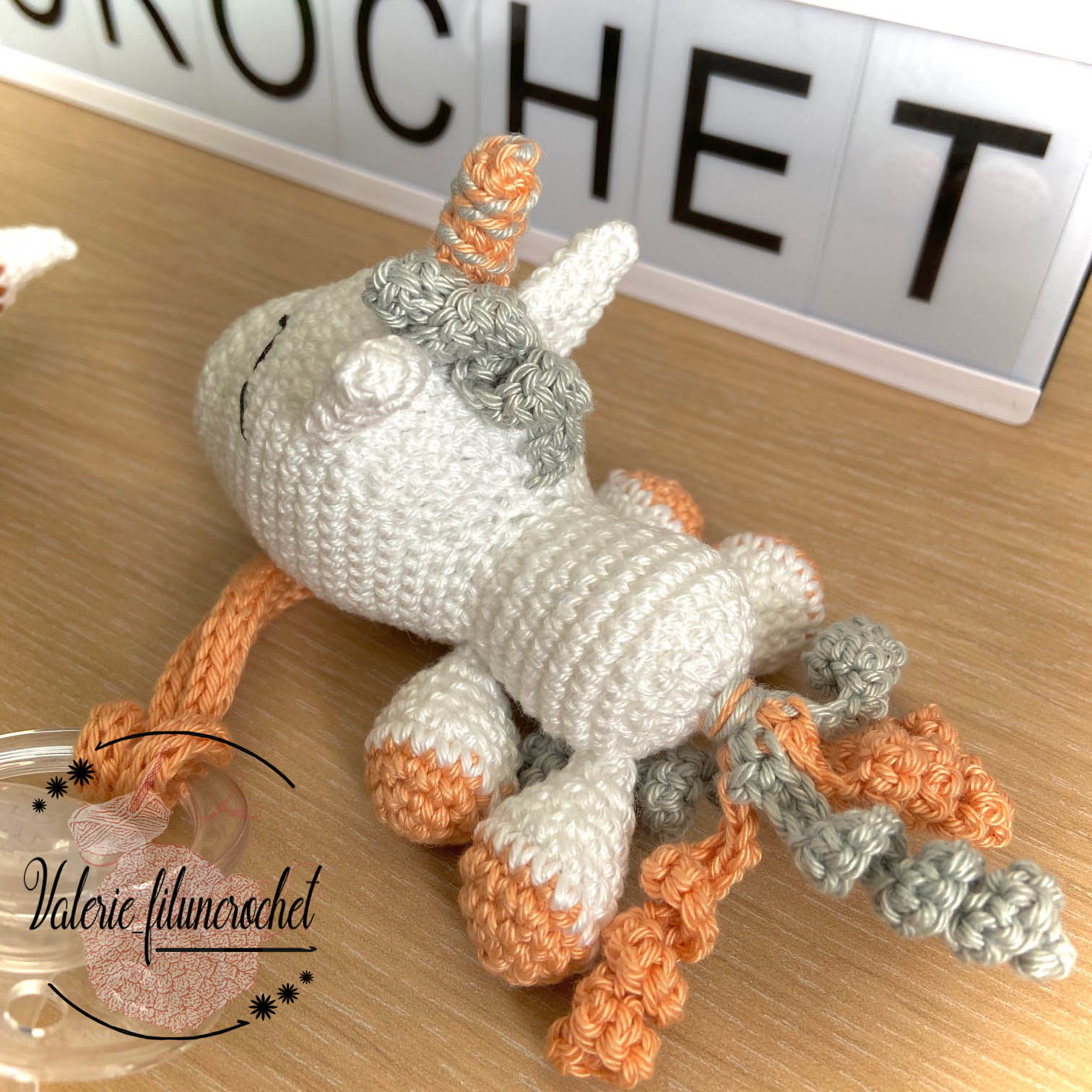 Valerie Léa la licorne patron crochet amigurumi PDF