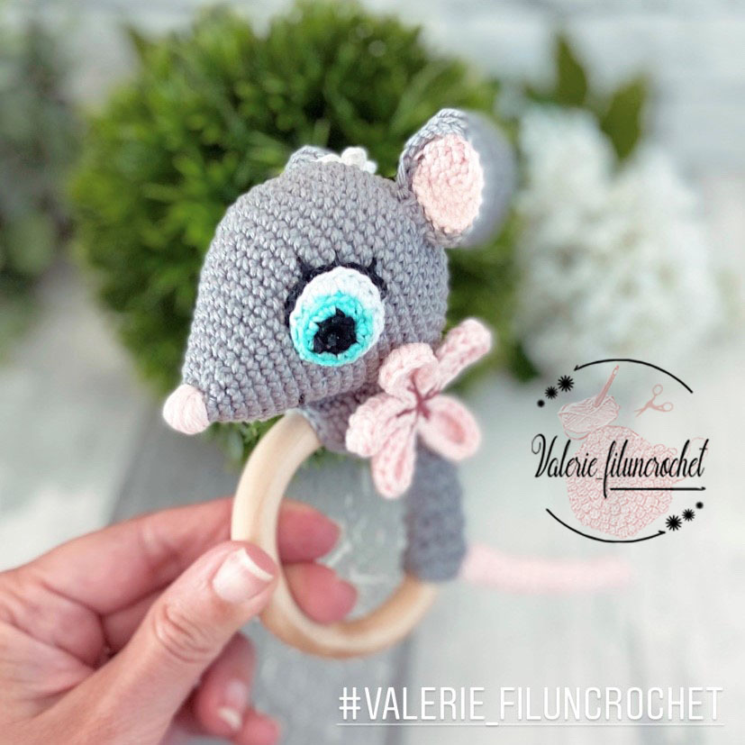 Valérie Fil un Crochet Zoélie la souris patron crochet anneau