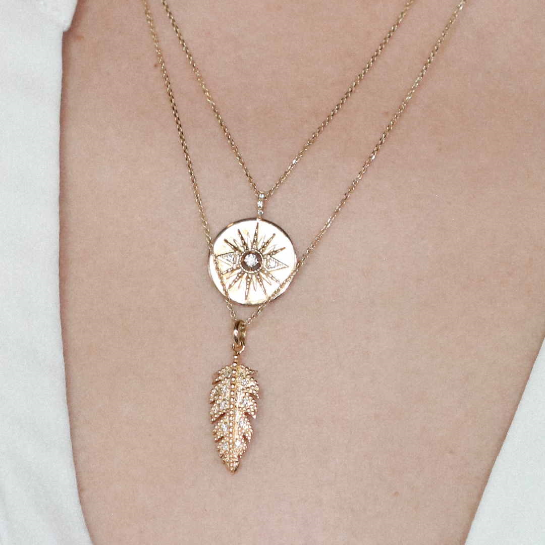 Angèle Brousse Stella Sun collier médaille or 18 carats 50 cm