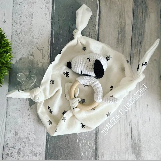 Valerie Fil Un Crochet Snoopy patron crochet chien anneau