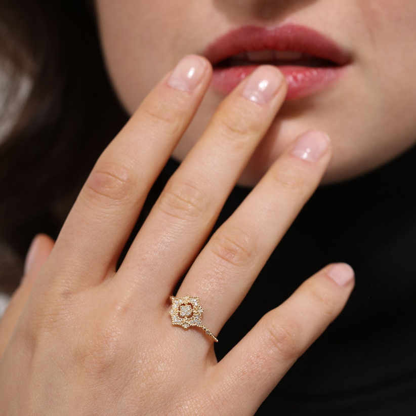 Angèle Brousse Nina Flower bague or 18 carats 20 diamants
