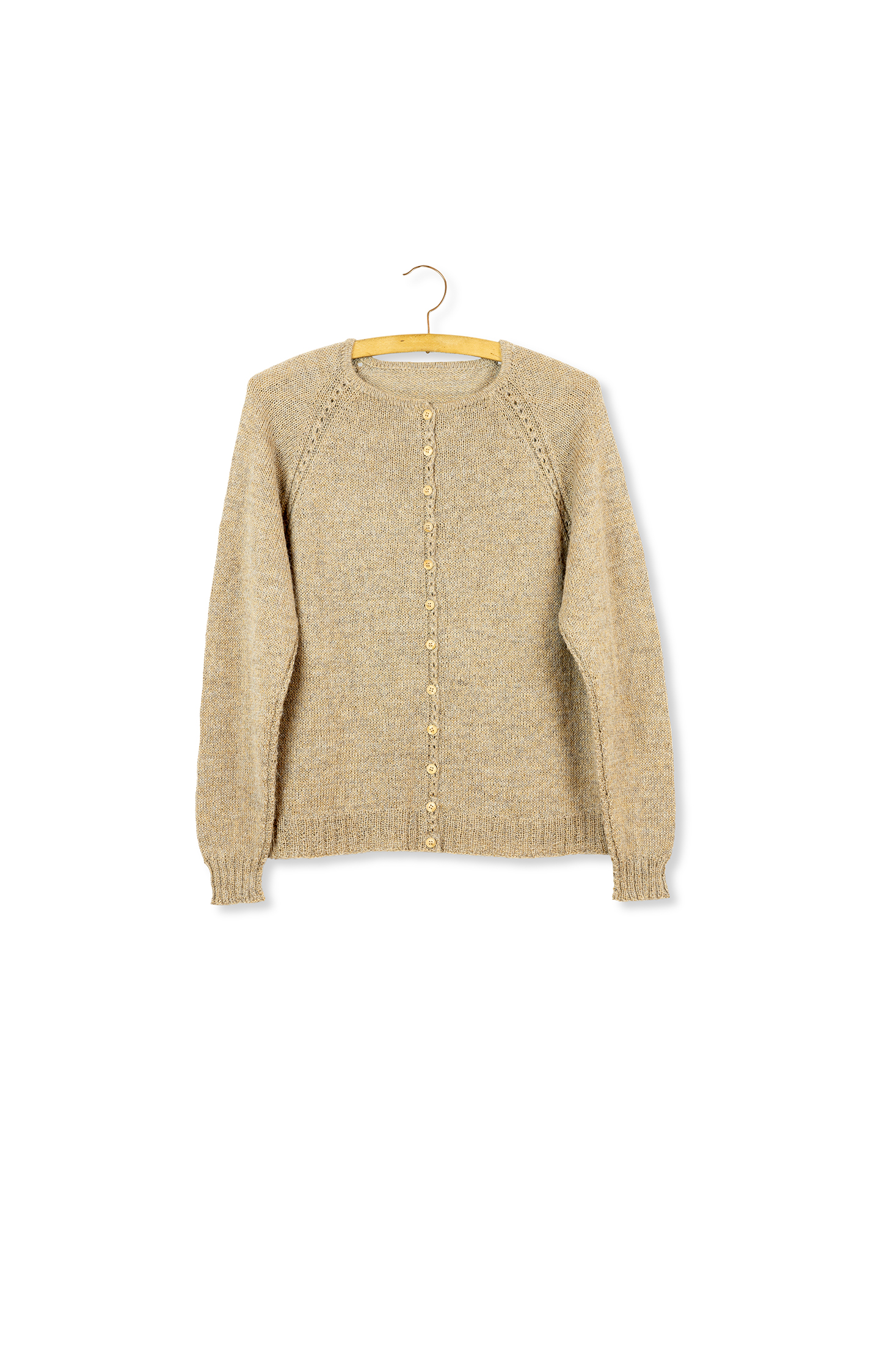 Isager Helga's Cardigan patron gilet