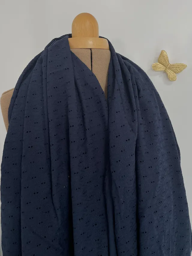 Laeti & Léa coupon broderie anglaise bleu marine 1m40 coton