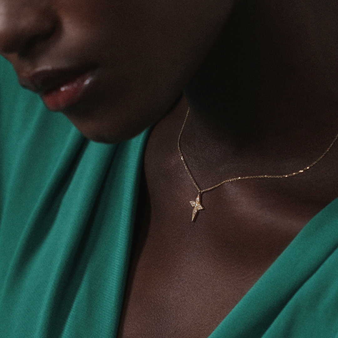 Angèle Brousse Saintes collier croix or 18 carats diamants