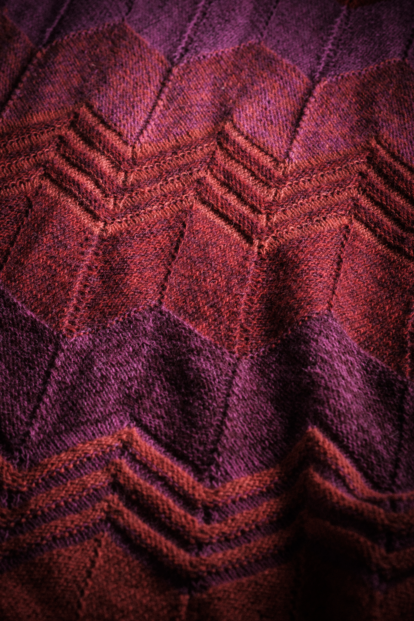 Isager Rød Chili kit tricot pull laine