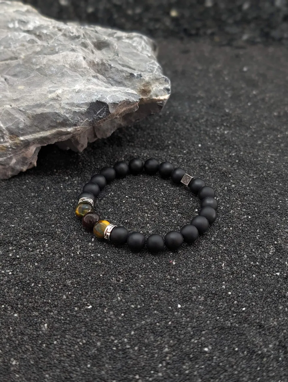 IKOBA Trois Yeux bracelet agate noire dépolie 8mm