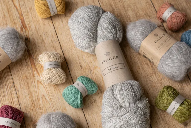 Isager Yarn Kits Little Agnes Sweater kit pull 140g