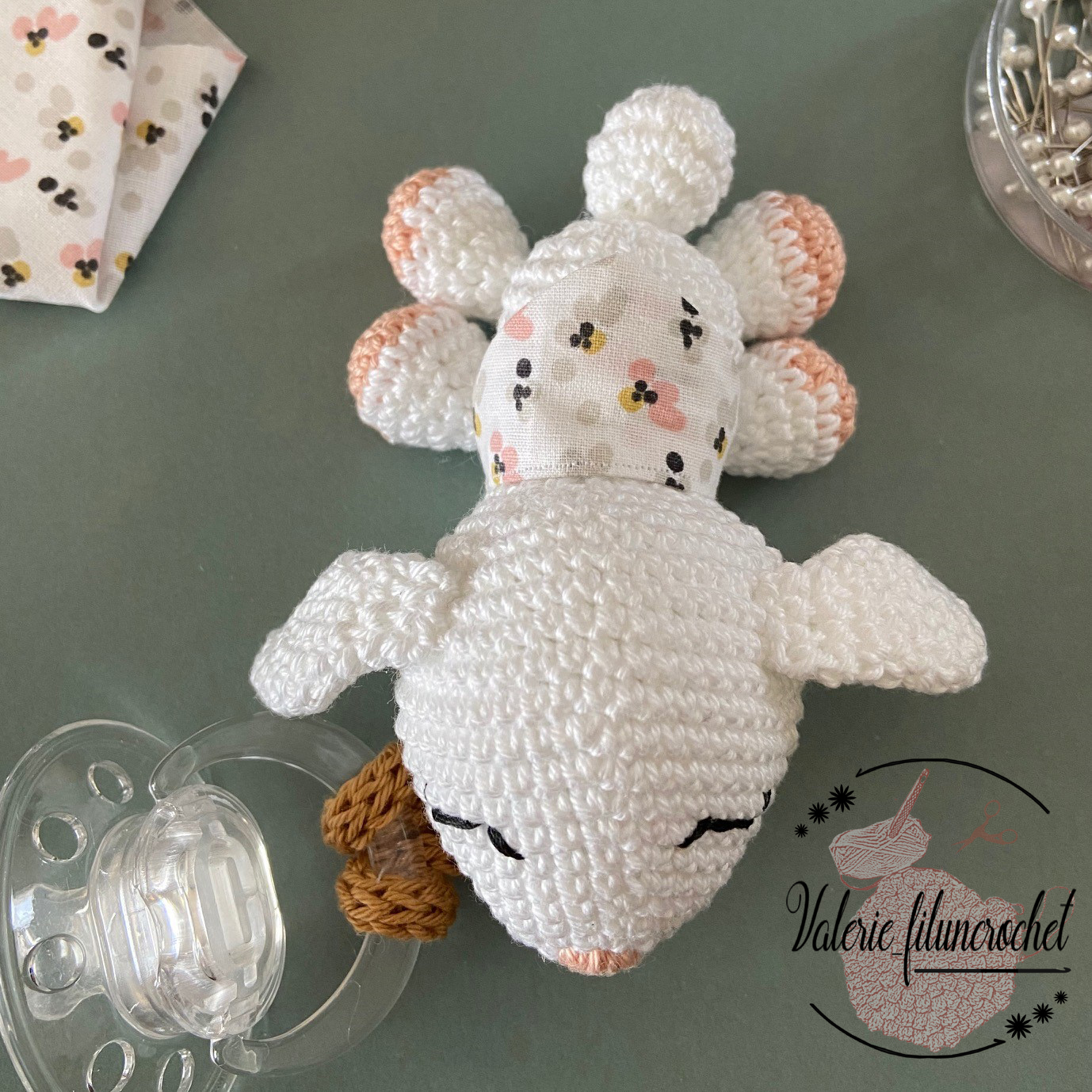 Joséphine la lapine patron crochet amigurumi PDF lapin