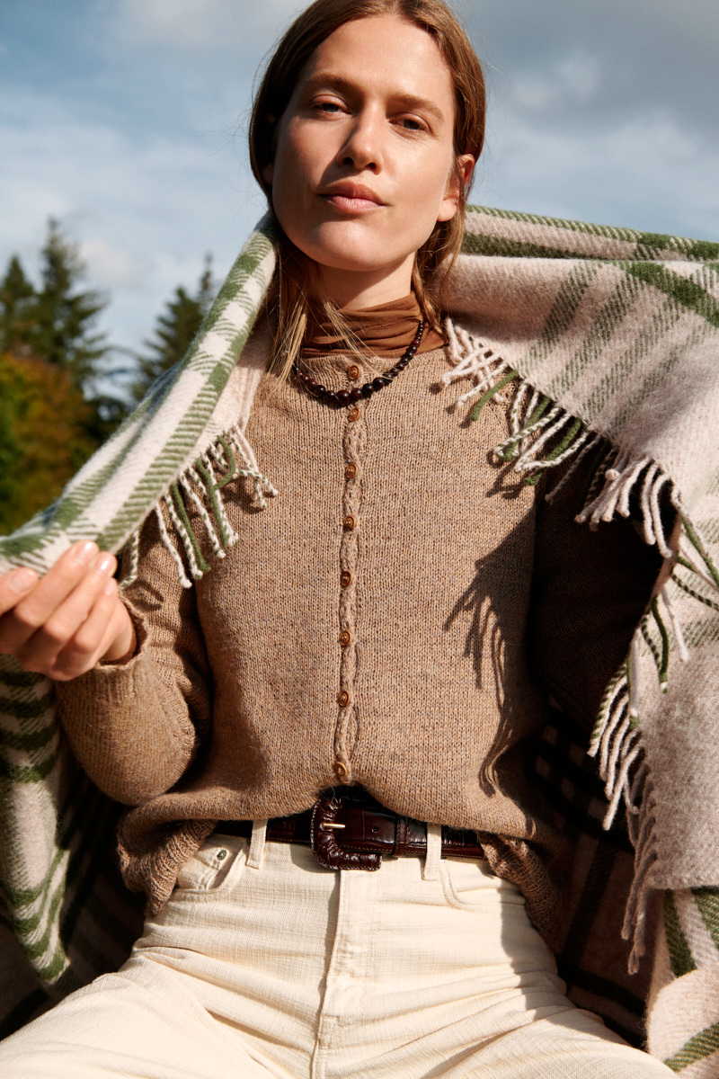 Isager Yarn Kits Helga’s Cardigan kit gilet